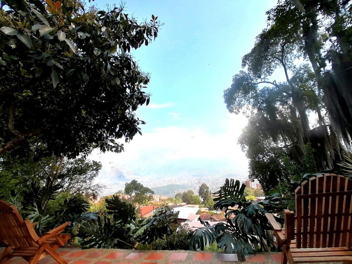 Eco Hostal Casa La Juana Bed & Breakfast เมเดยิน ภายนอก รูปภาพ
